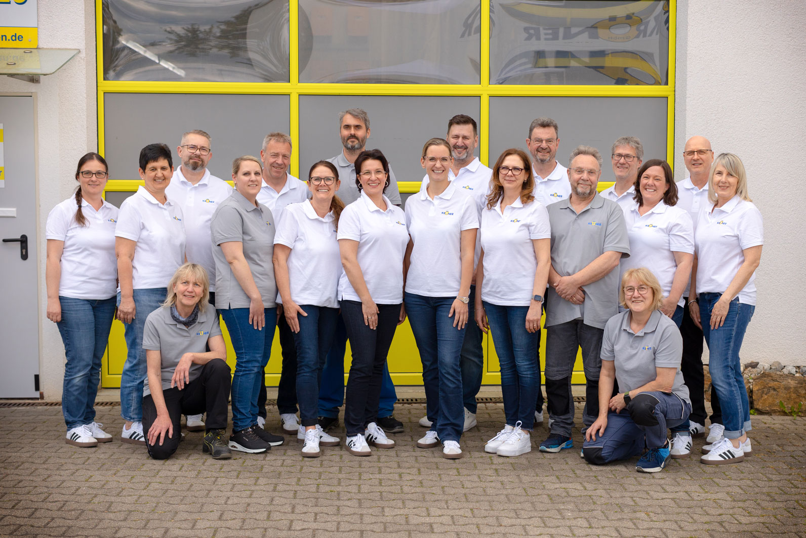 Mitarbeiterteam der Kröner GmbH auf einem Gruppenfoto